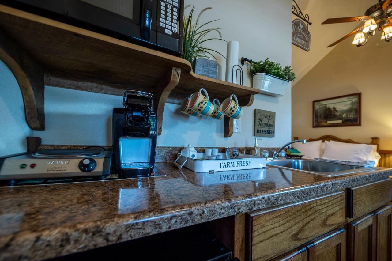 Cabin 1 Rental 15 Minutes From Magnolia And Baylor Waco Bagian luar foto